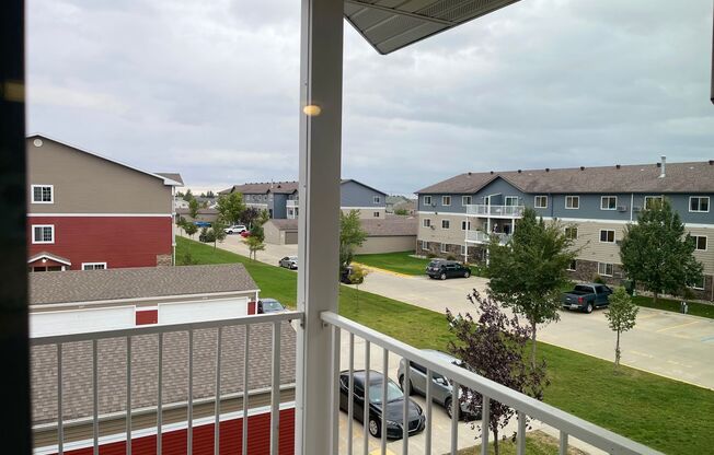 3 beds, 2 baths, 1,170 sqft, $1,355, Unit 5100-311