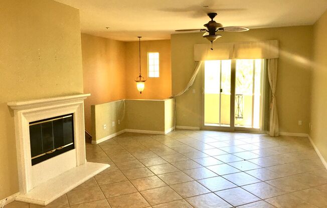 **AVAILABLE NOW** 2 bedroom Mission Valley condo