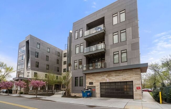 1 bed, 1 bath, 671 sqft, $2,750, Unit 205