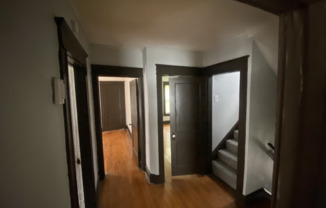 2804 E 35 ST