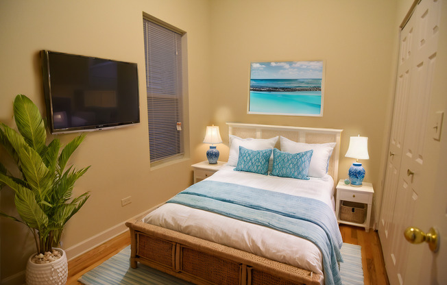 732 W. Grace / 3803-3809 N. Broadway