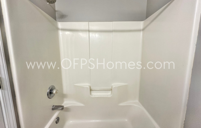 2 beds, 2 baths, $1,600