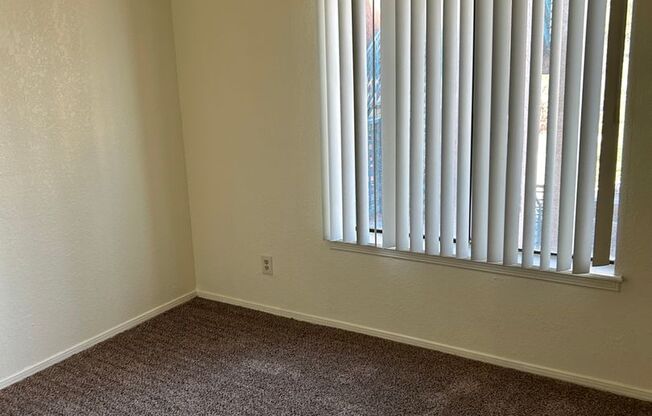 2 beds, 2 baths, 957 sqft, $1,015, Unit 22