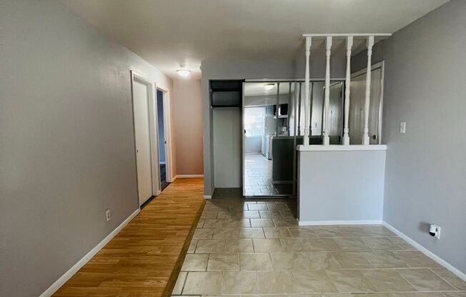 2 beds, 1 bath, $1,300, Unit 4000-204