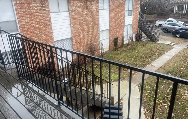 2 beds, 1 bath, $950, Unit #4