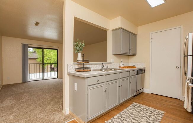 2 beds, 1 bath, 945 sqft, $1,695, Unit 73158