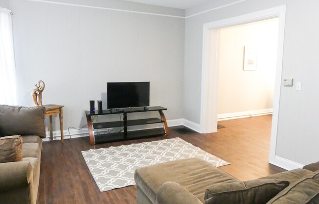 144-313 Linn St.