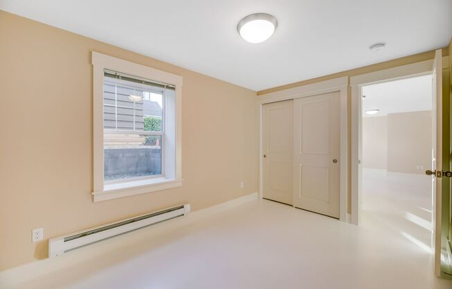 Amazing 4-Bedroom Daylight Basement in Well-Maintained Triplex!