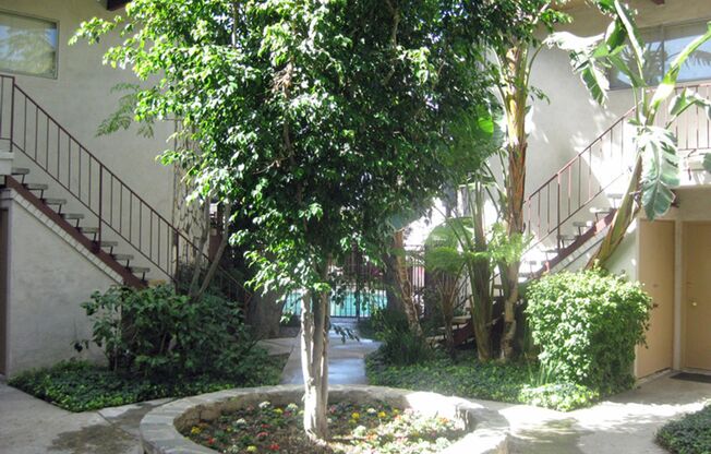Lido Isle Apartments