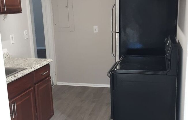 2 beds, 1 bath, $1,175