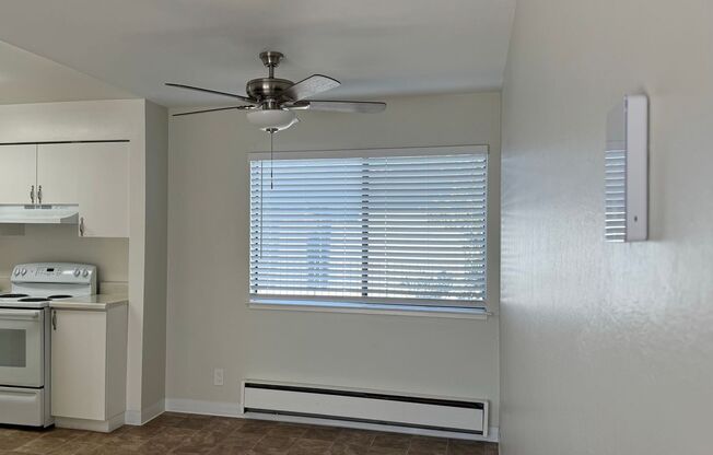 1 bed, 1 bath, 800 sqft, $2,595