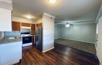 2 beds, 1 bath, $725, Unit 215