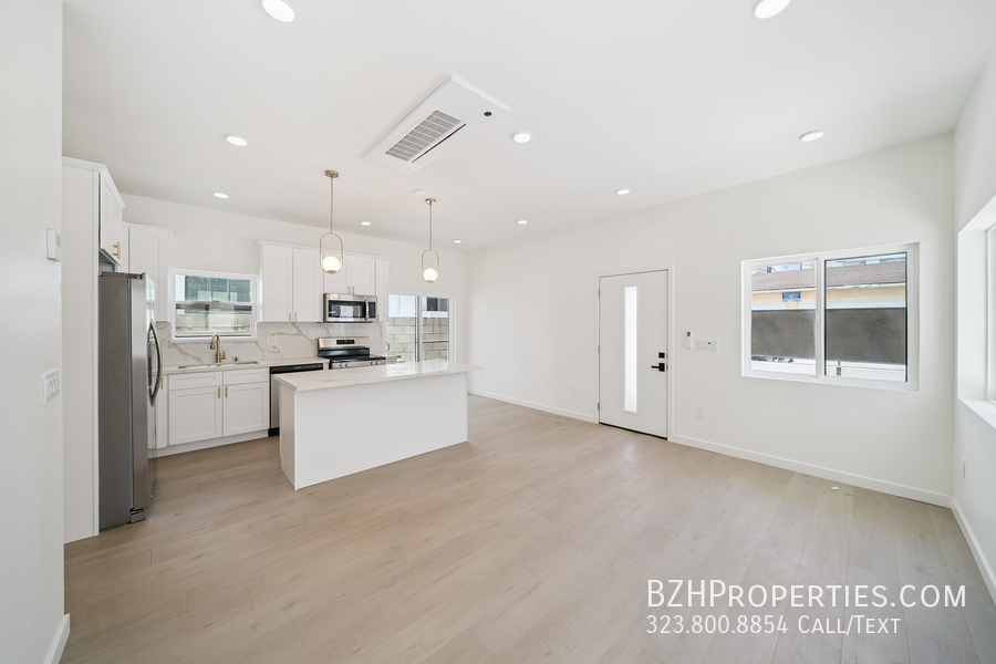 1513 S HAYWORTH AVE