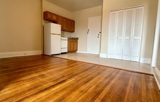1 bed, 2 baths, $1,050, Unit 521