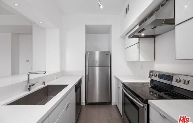 Studio, 1 bath, 536 sqft, $2,850, Unit 511