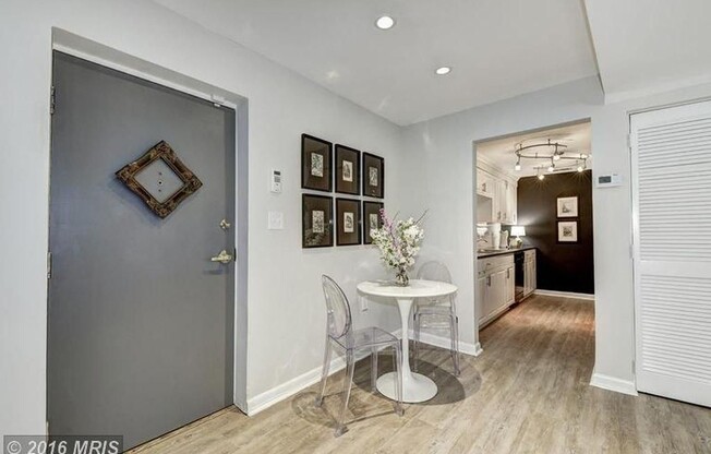 Available Now! 2 Bedroom Condo in Adams Morgan! 10 Minute Walk to Redline Metro!