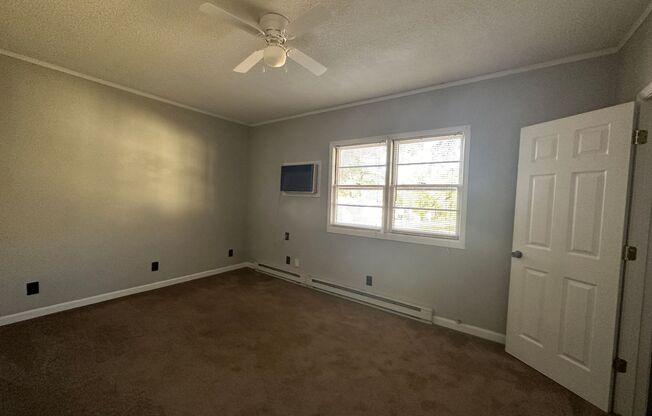 2 beds, 1 bath, $1,325, Unit Unit A