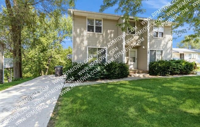 904 E HACKLEY