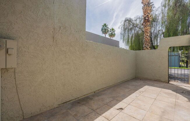 3 beds, 2.5 baths, $2,250