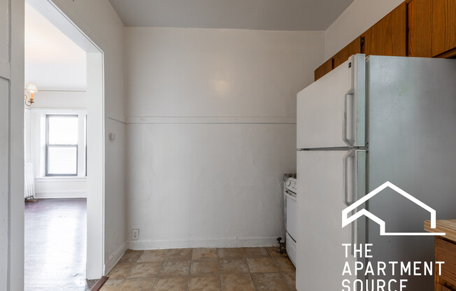 2424 N SAWYER