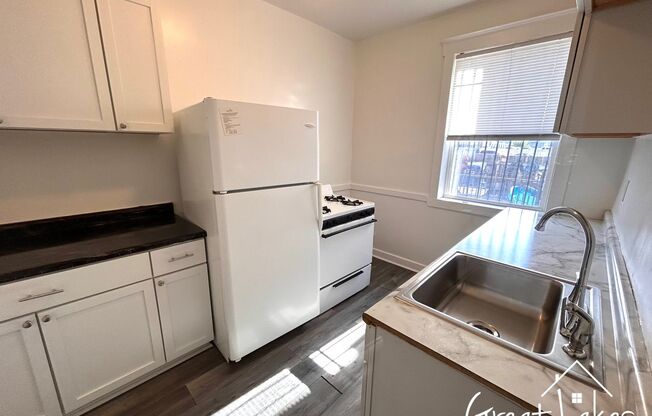 2 beds, 1 bath, $775, Unit 2030 Mullane