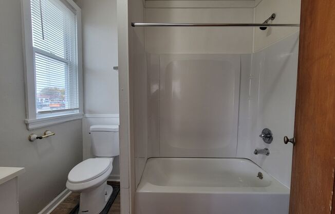 Studio, 1 bath, $785, Unit 1