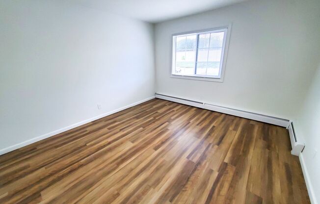 2 beds, 1 bath, 1,027 sqft, $1,299, Unit 5-207