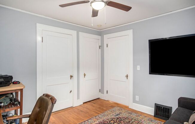 3 beds, 2 baths, $2,295