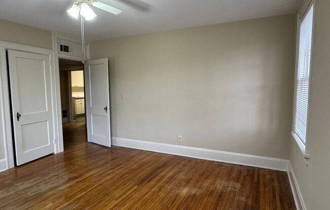 2 beds, 1 bath, $835