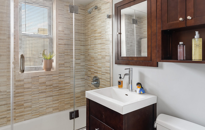 1 bed, 1 bath, 900 sqft, $7,950, Unit 19N