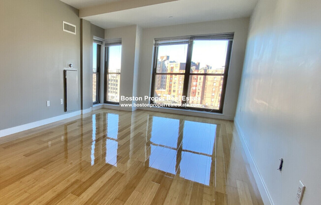 1088 BOYLSTON ST