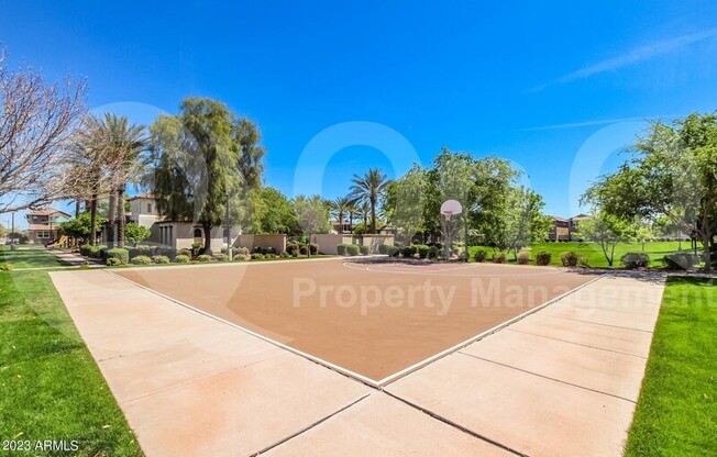 1144 S OSBORN LN