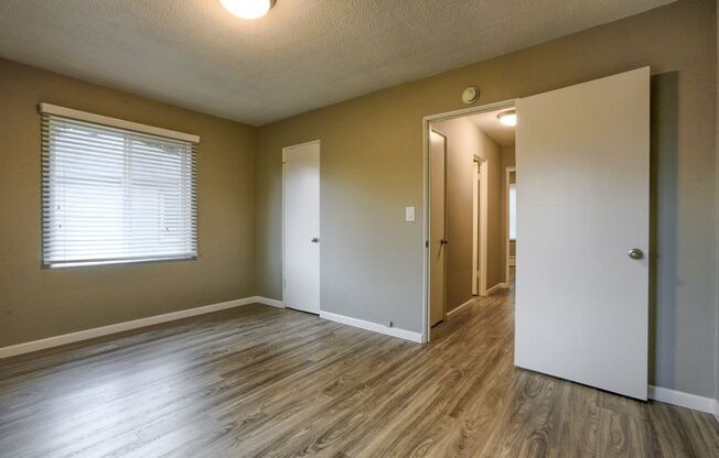 2 beds, 1 bath, 910 sqft, $1,925, Unit 16