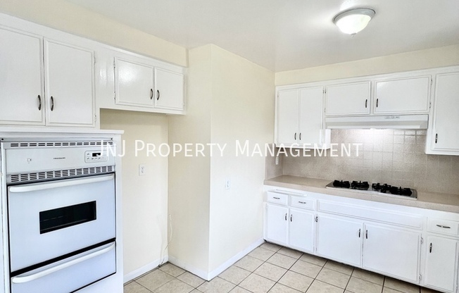 4441 W 134 ST