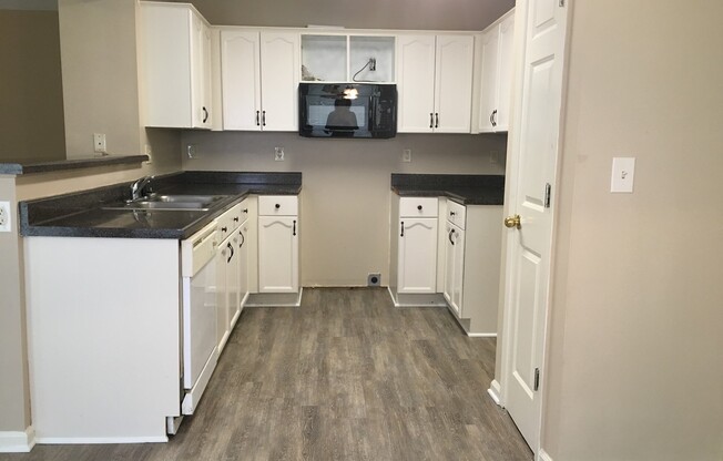 3br/2ba Home in the Bartlett area. Vaulted Ceilings! Fenced Back Yard. Pets are owners approval, fees apply.