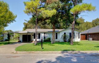 Half off 3rd month's rent! 3 Bedroom Cleburne Home for Lease!