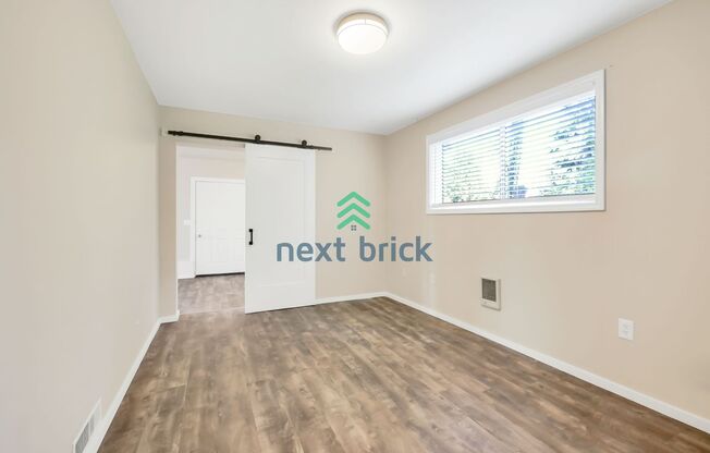5 Beds and 3 Baths Single-family Home Available for Rent
