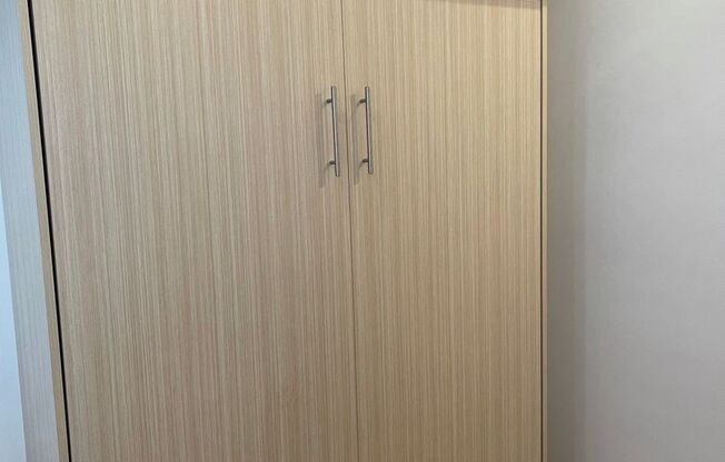 Studio, 1 bath, 9,999 sqft, $1,550, Unit 21-1