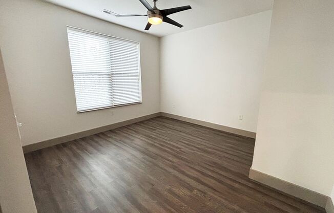 2 beds, 2 baths, 1,050 sqft, $2,095, Unit 3250-102