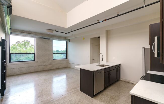 2 beds, 2 baths, $2,334, Unit 875 Michigan Ave Apt. 401