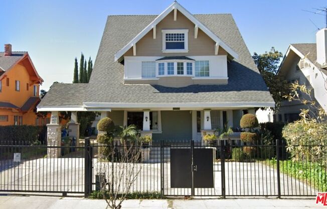 1417 12 AVE
