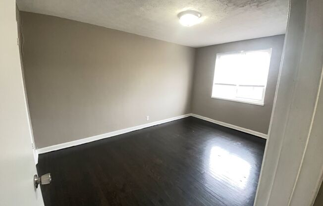 2 beds, 1 bath, $795, Unit #12