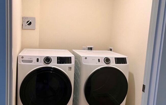 2 beds, 1 bath, $1,875, Unit A207