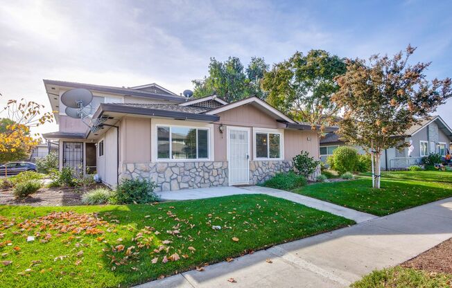 2 Bedroom Condo Style Unit in South San Jose: Updated Kitchen