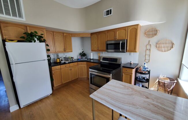 1 bed, 1 bath, 900 sqft, $1,295, Unit 3B