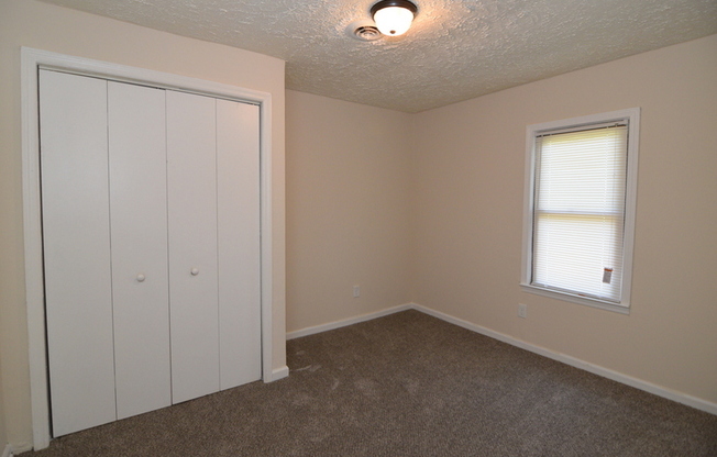 3 beds, 1 bath, $835