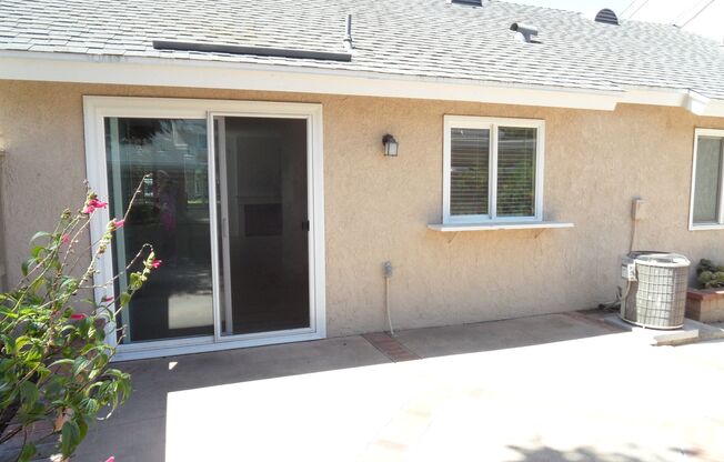 3 beds, 2 baths, $3,795