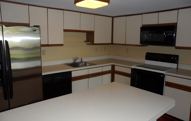 2 beds, 2 baths, 1,030 sqft, $4,400, Unit 313