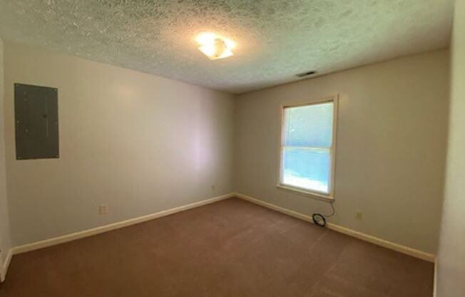 2 beds, 1 bath, $880