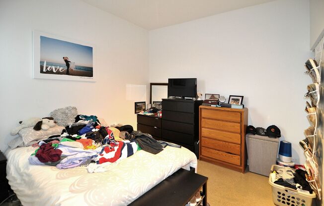 1 bed, 1 bath, 700 sqft, $2,350, Unit 402